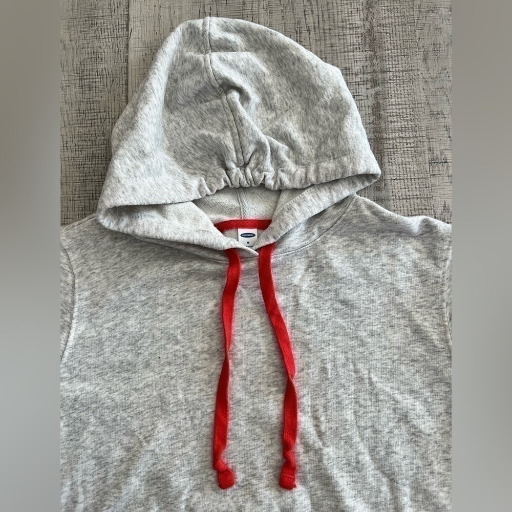 Old Navy Heather Grey Hoody with Red Drawstrings Size Medium - Picture 4 of 9